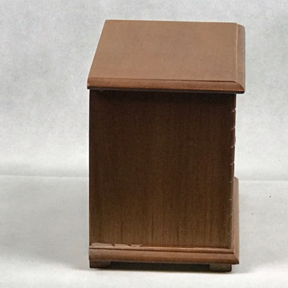 JEWELRY - Picture 5 of 5